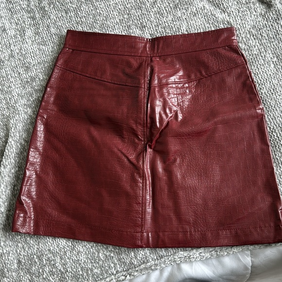 UNWORN TAGS ON Steve Madden Faux Leather skirt! - Picture 4 of 4